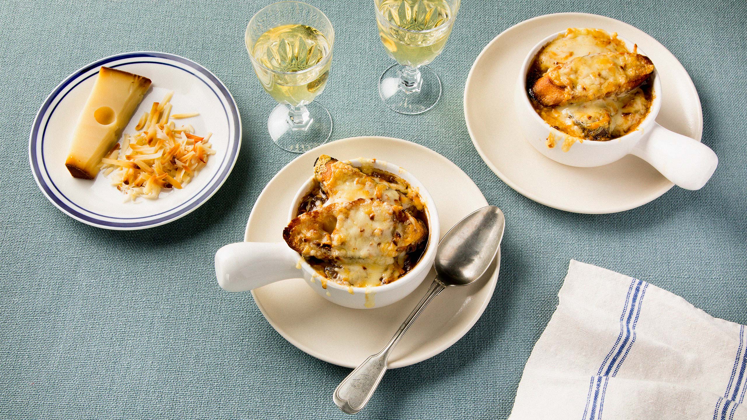 OKA Swissstyle Smoke cheese onion soup OKA