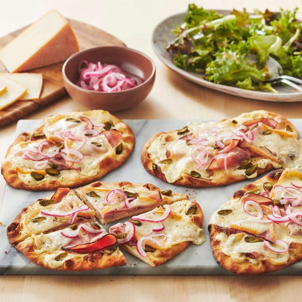 Pizza au jambon et fromage OKA Raclette