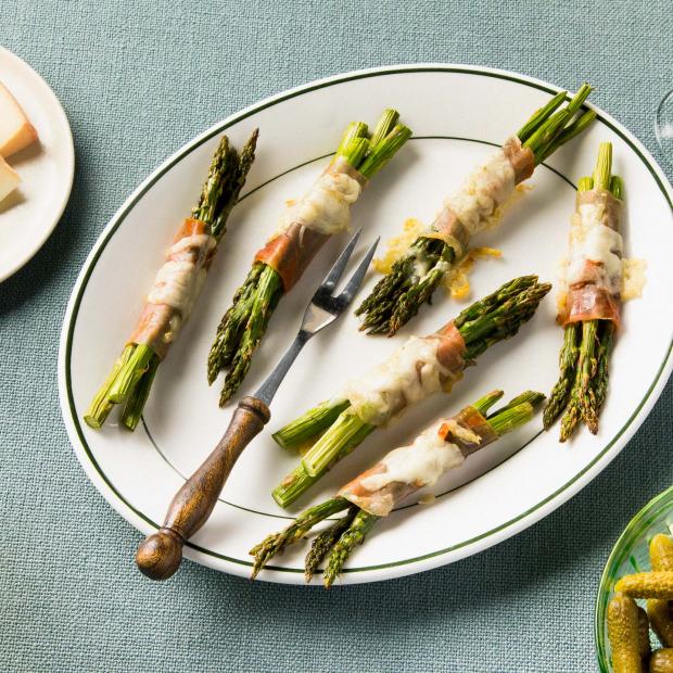 Asparagus-Prosciutto Rolls with OKA Cheese