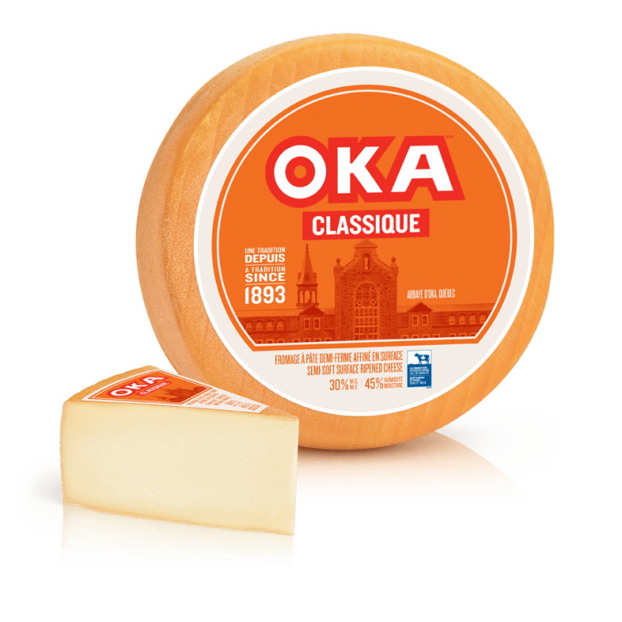 Fromage OKA Classiques pointes coupées en magasin Fromage OKA Classiques pointes coupées en magasin