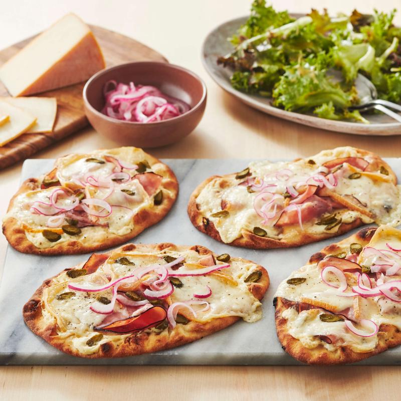 Pizza au jambon et fromage OKA Raclette